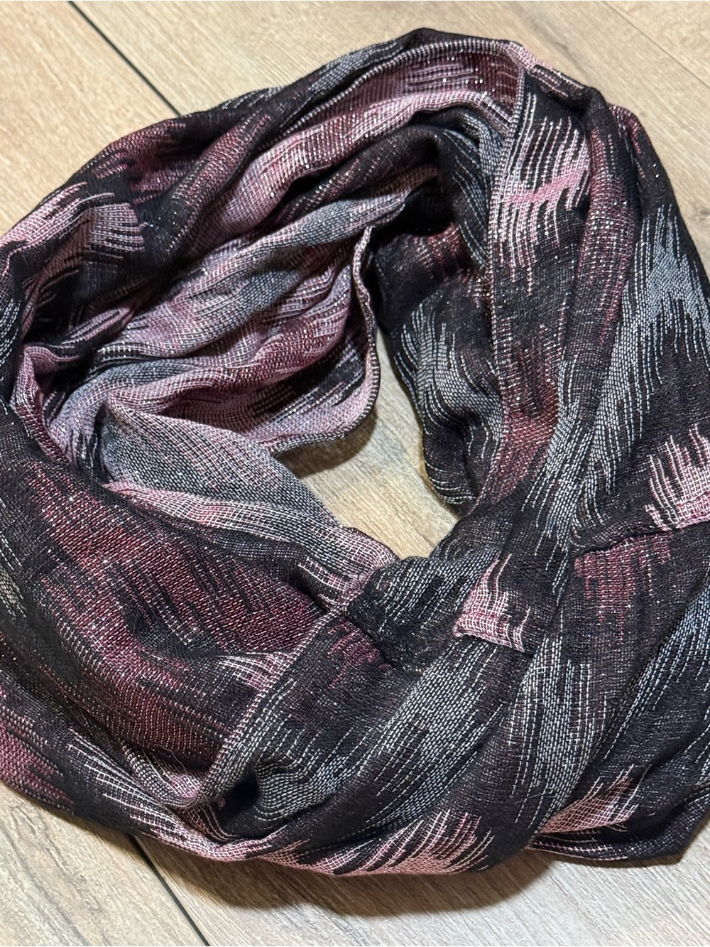 APT. 9 Metallic Chevron Infinity Scarf Wrap Pink Black Gray Shimmer - Picture 9 of 15